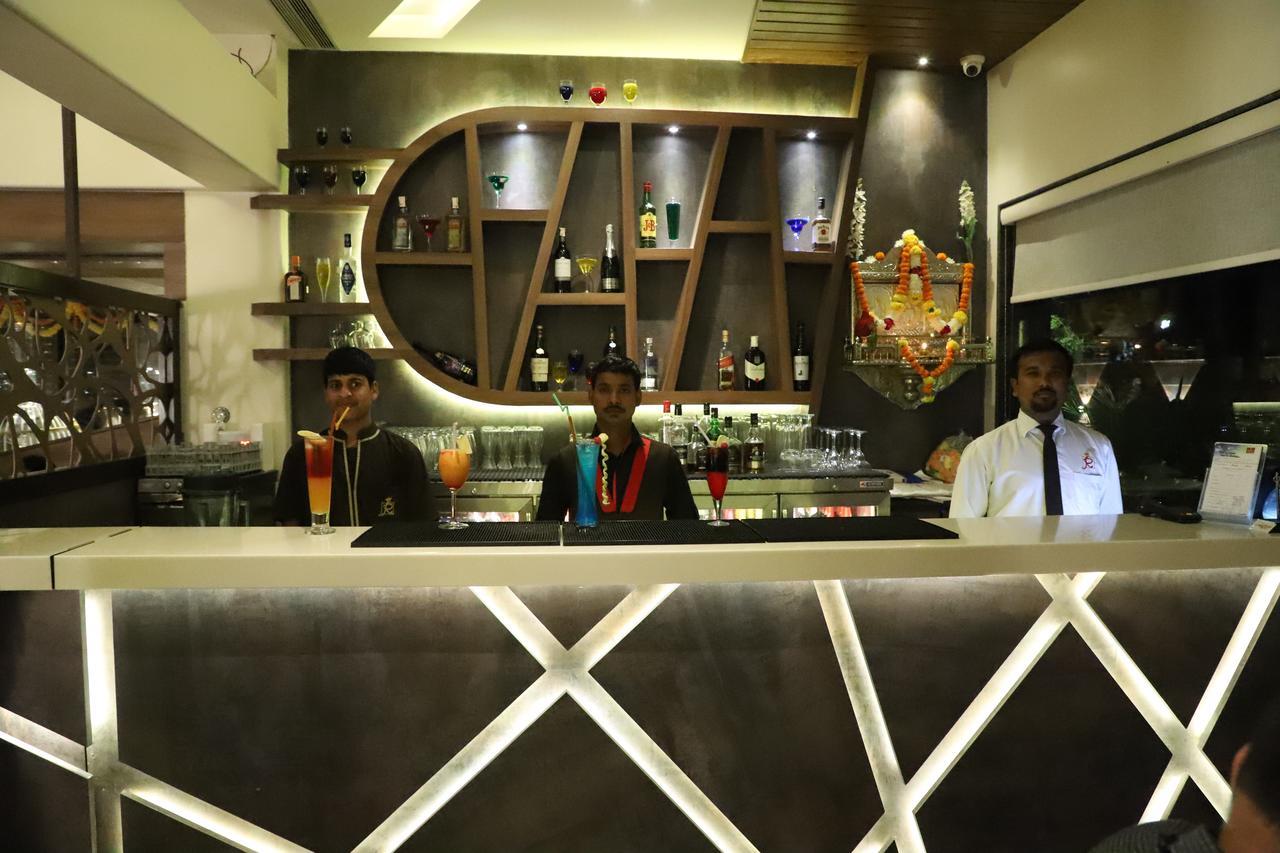 Hotel Reyansh Grand Boisar Екстер'єр фото