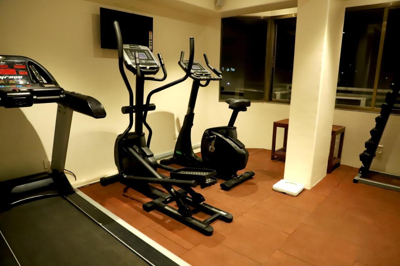 Hotel Reyansh Grand Boisar Екстер'єр фото