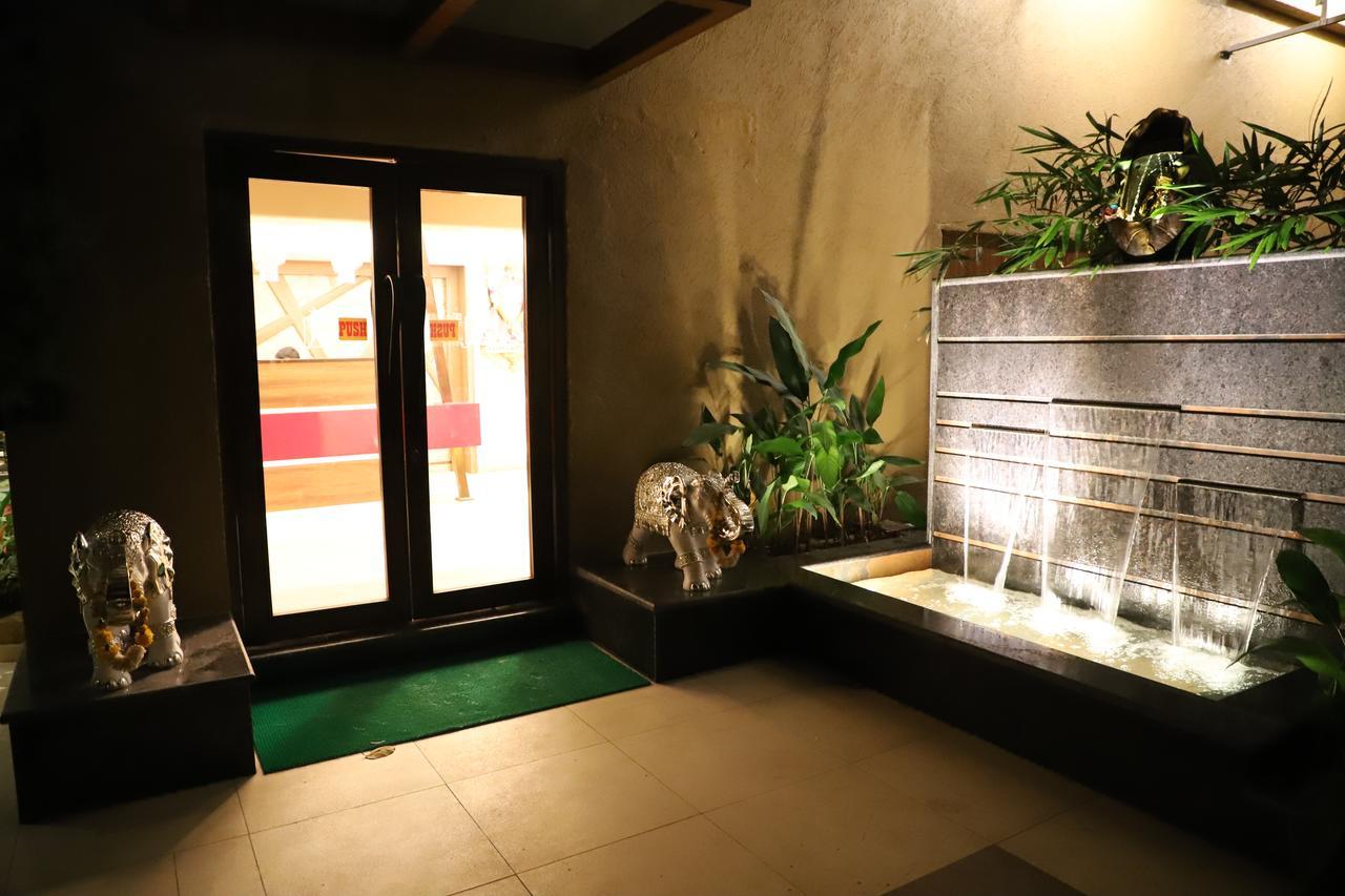 Hotel Reyansh Grand Boisar Екстер'єр фото